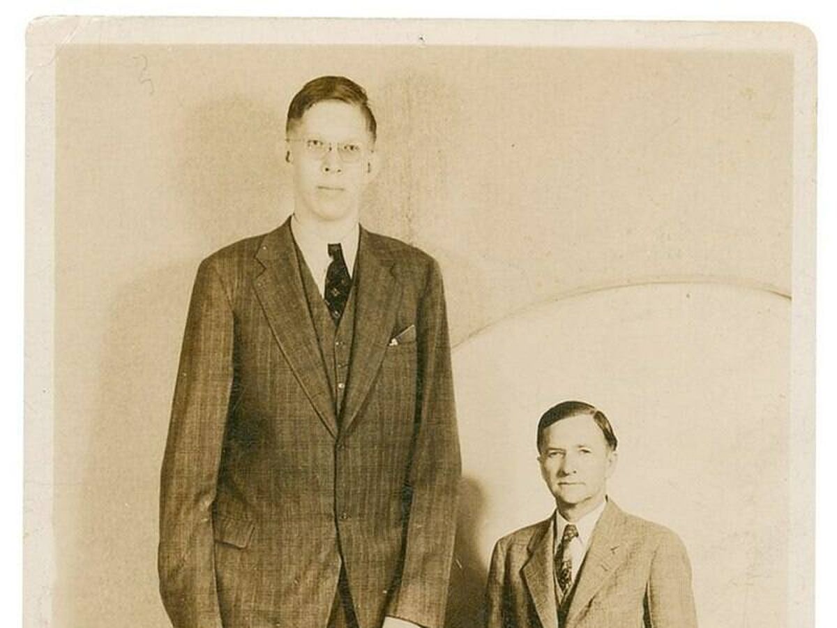 Foto: Robert Wadlow, el gigante más famoso del mundo, junto a su padre. (Wikipedia)