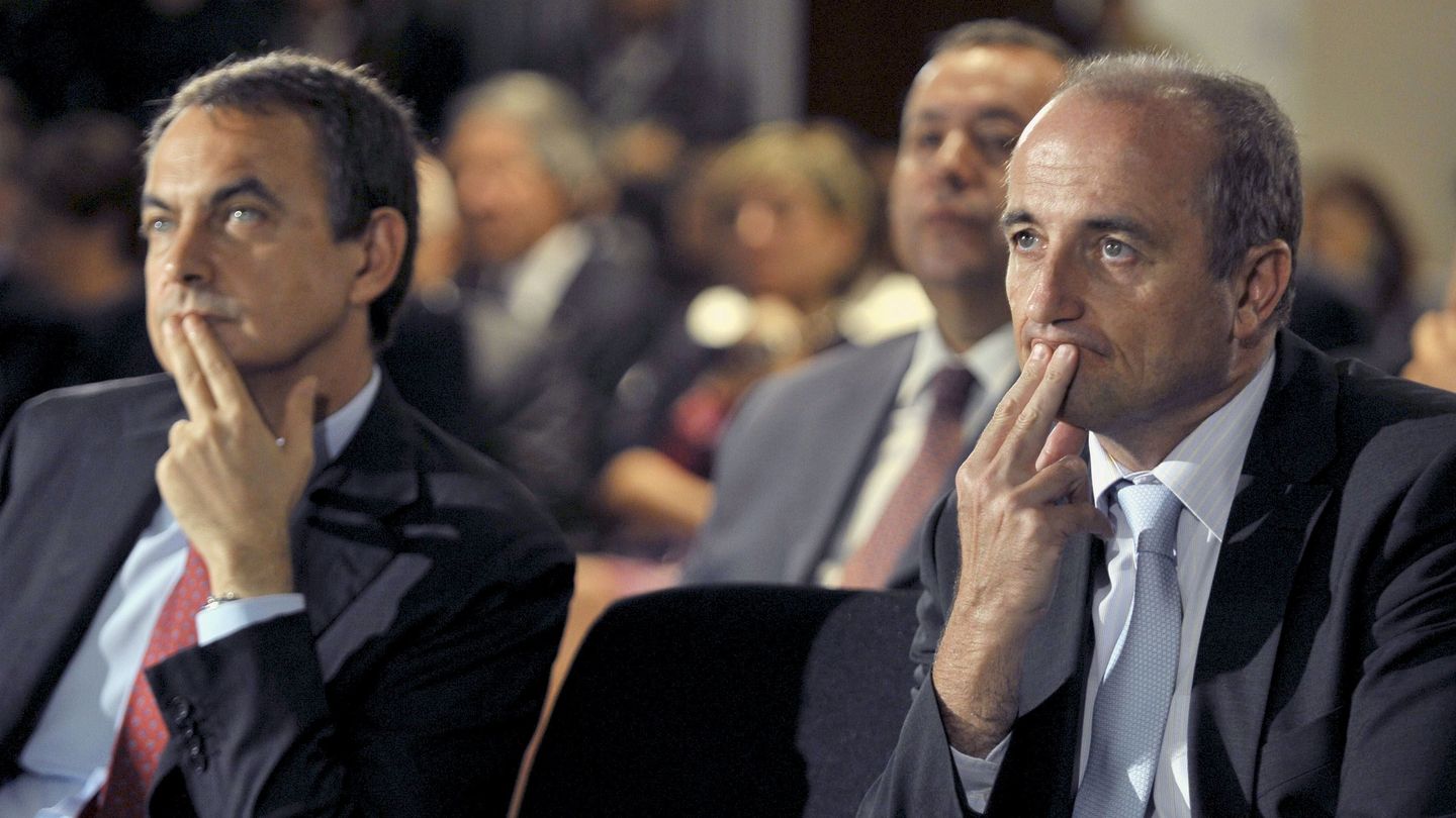 El expresidente del gobierno, josé luís rodriguez zapatero (i), junto a miguel sebastián. (efe)