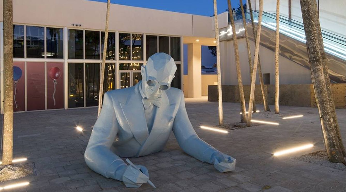 Imagen de la escultura de Le Corbusier en el Miami Design District (Foto: Miamidesigndistrict.net)