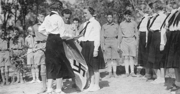 Foto: La Liga de Muchachas y las Juventudes Hitlerianas, unidas por la misma causa. (Archivo Bild)