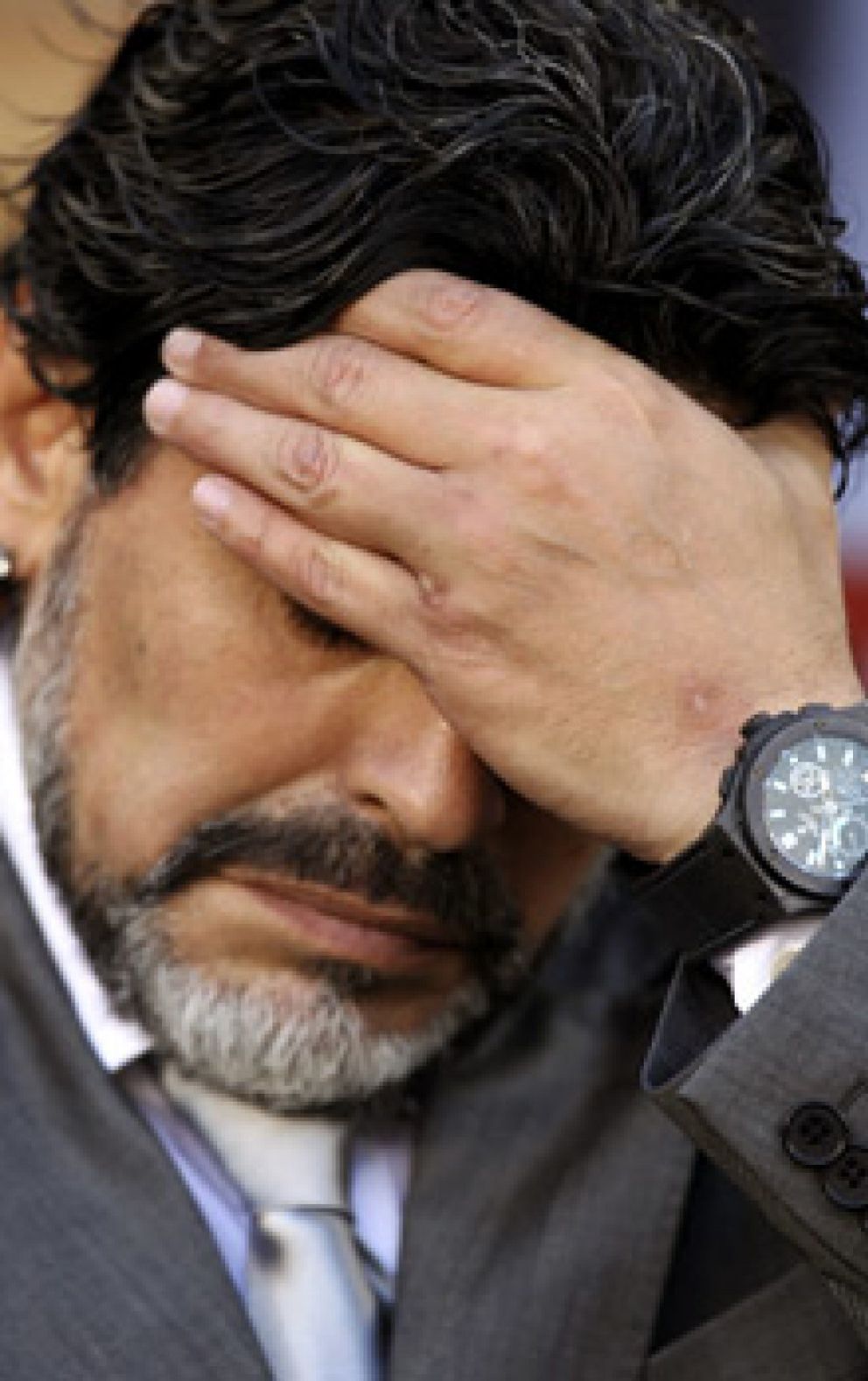 Foto: Grondona: "La continuidad de Maradona depende de él"