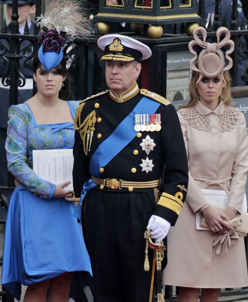 Foto: El príncipe Andrés y sus hijas durante la boda del príncipe Guillermo y Kate Middleton