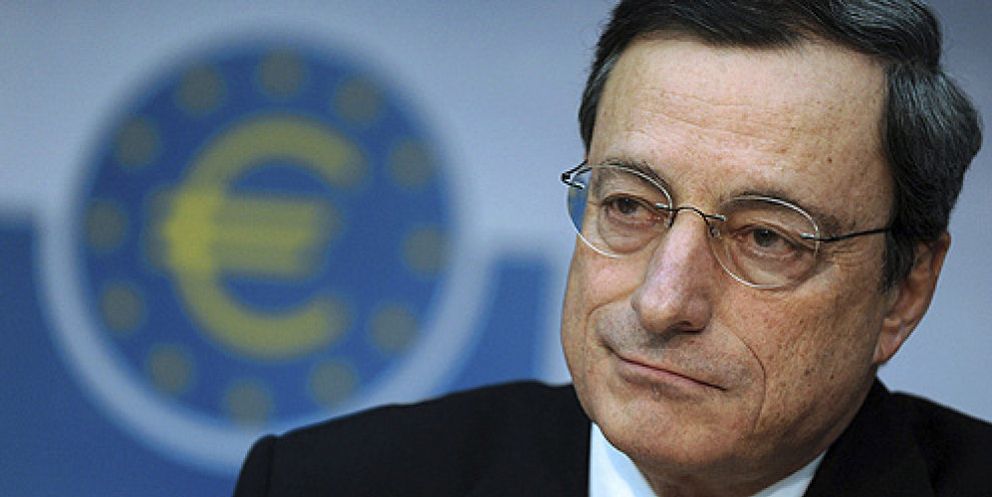 Foto: Draghi exige a Rajoy que rebaje el salario mínimo y la protección por desempleo