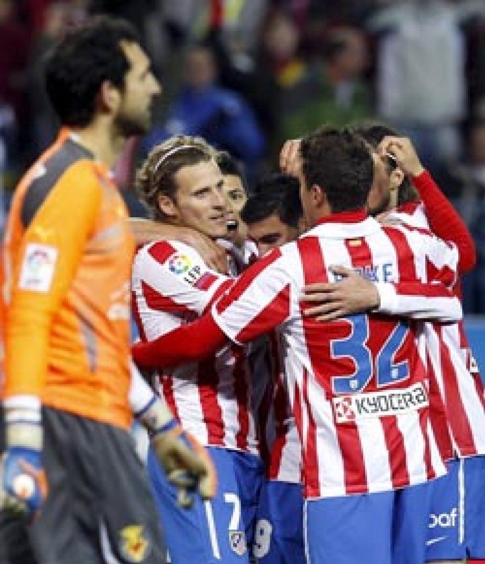 Foto: El Atlético funcionó el día que Forlán volvió a aplaudir a sus compañeros