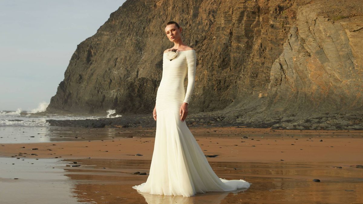 Así es la nueva colección de vestidos de novia de Vicky Martín Berrocal: oda a la elegancia con el hecho en España por bandera