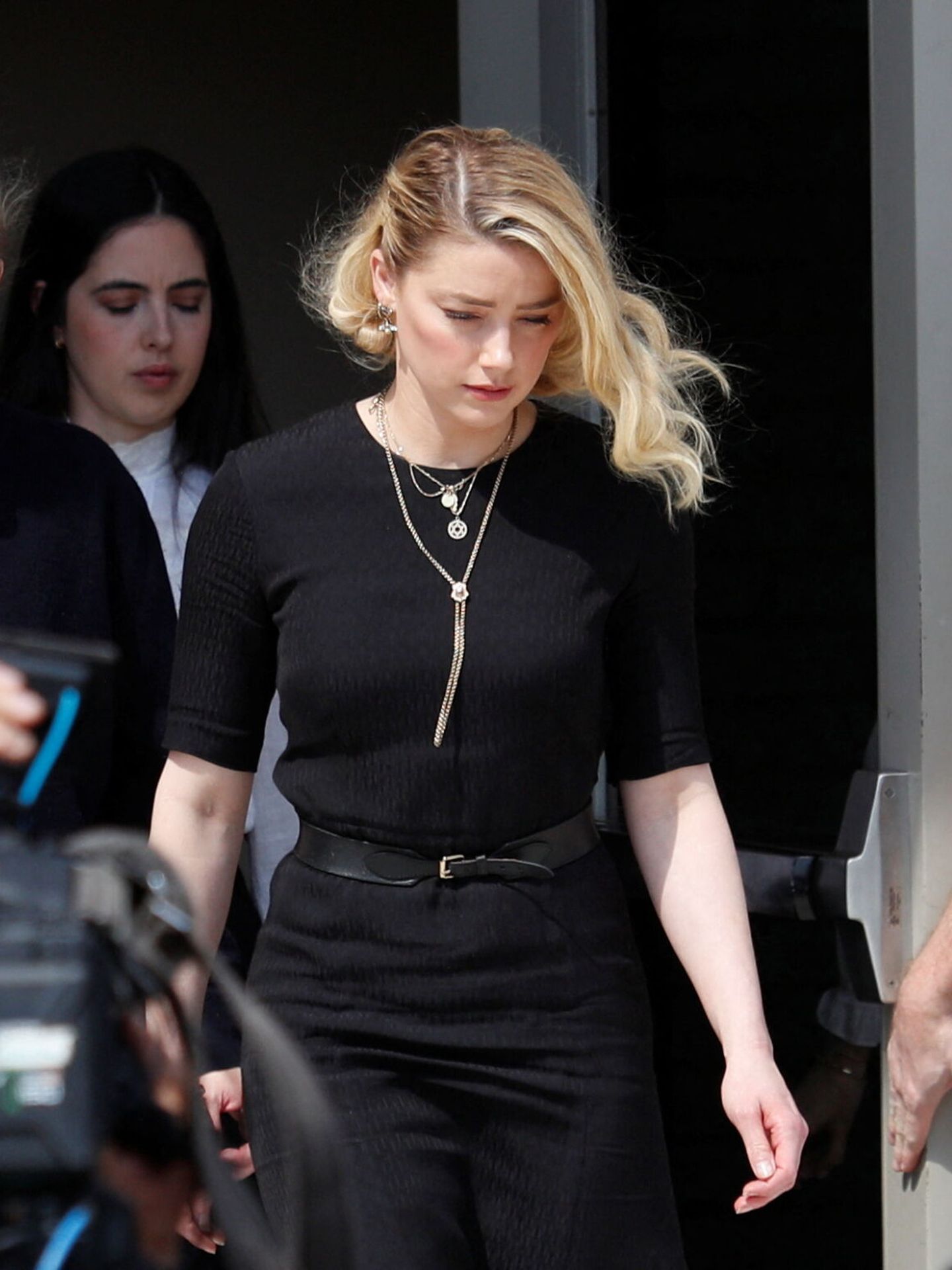 Amber Heard, cabizbaja tras conocer la sentencia. (Reuters/Tom Brenner)