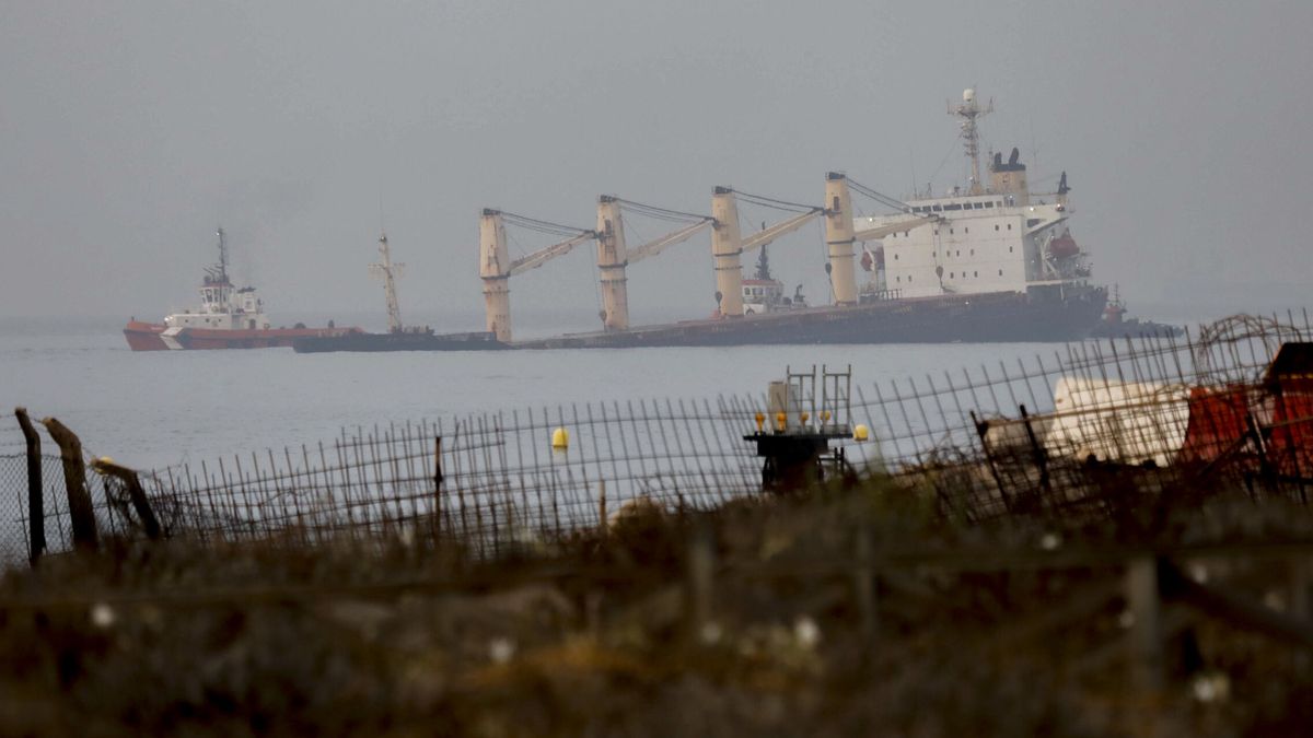 Dos buques chocan levemente cuando uno de ellos maniobraba en la Bahía de Algeciras 