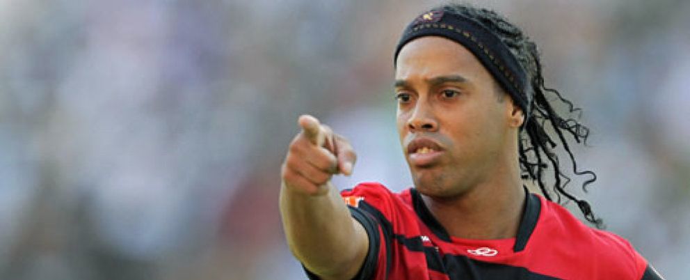 Foto: El Flamengo crea una línea telefónica para denunciar las juergas de Ronaldinho