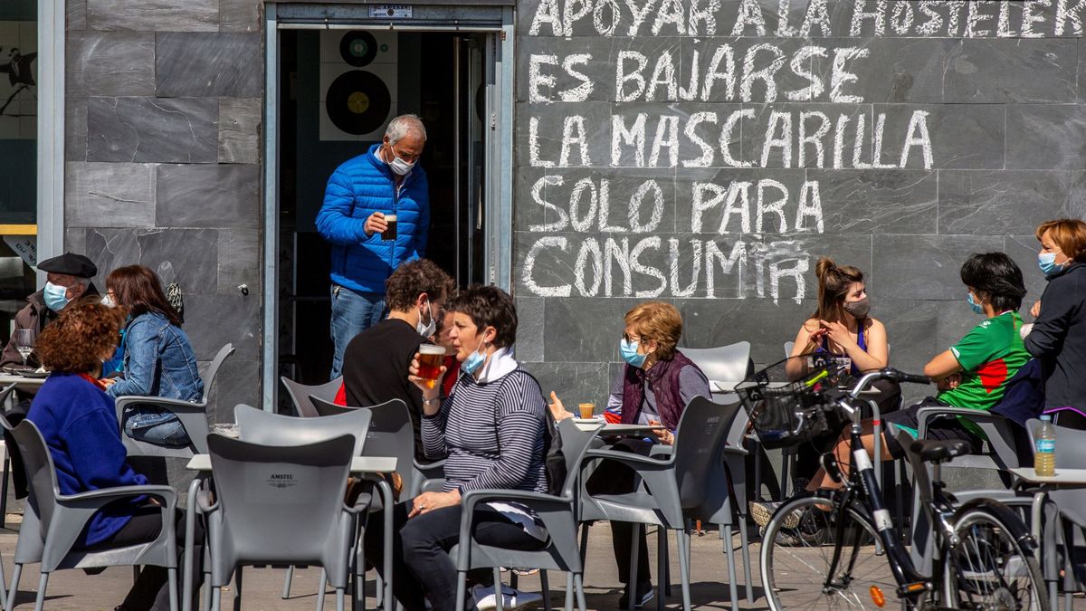 Euskadi cierra Álava y su capital, Vitoria, al superar la incidencia de 400 casos de covid