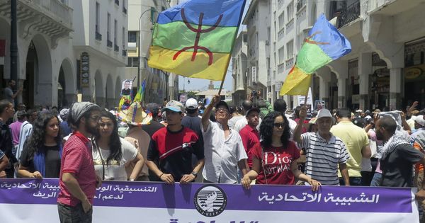 Foto: Decenas de miles de personas se manifestaron en Rabat de forma pacífica en solidaridad con las protestas que desde hace siete meses sacuden la región del Rif (norte de Marruecos). (EFE)