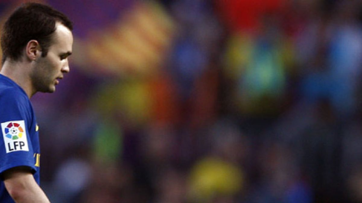 La lesión de Iniesta enciende las alarmas en 'Can Barça'