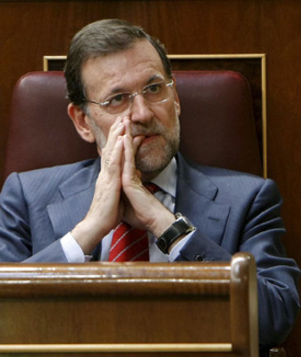 Foto: Aguirre llamó a Rajoy para convencerle de que acudiera a la recepción del 2 de mayo