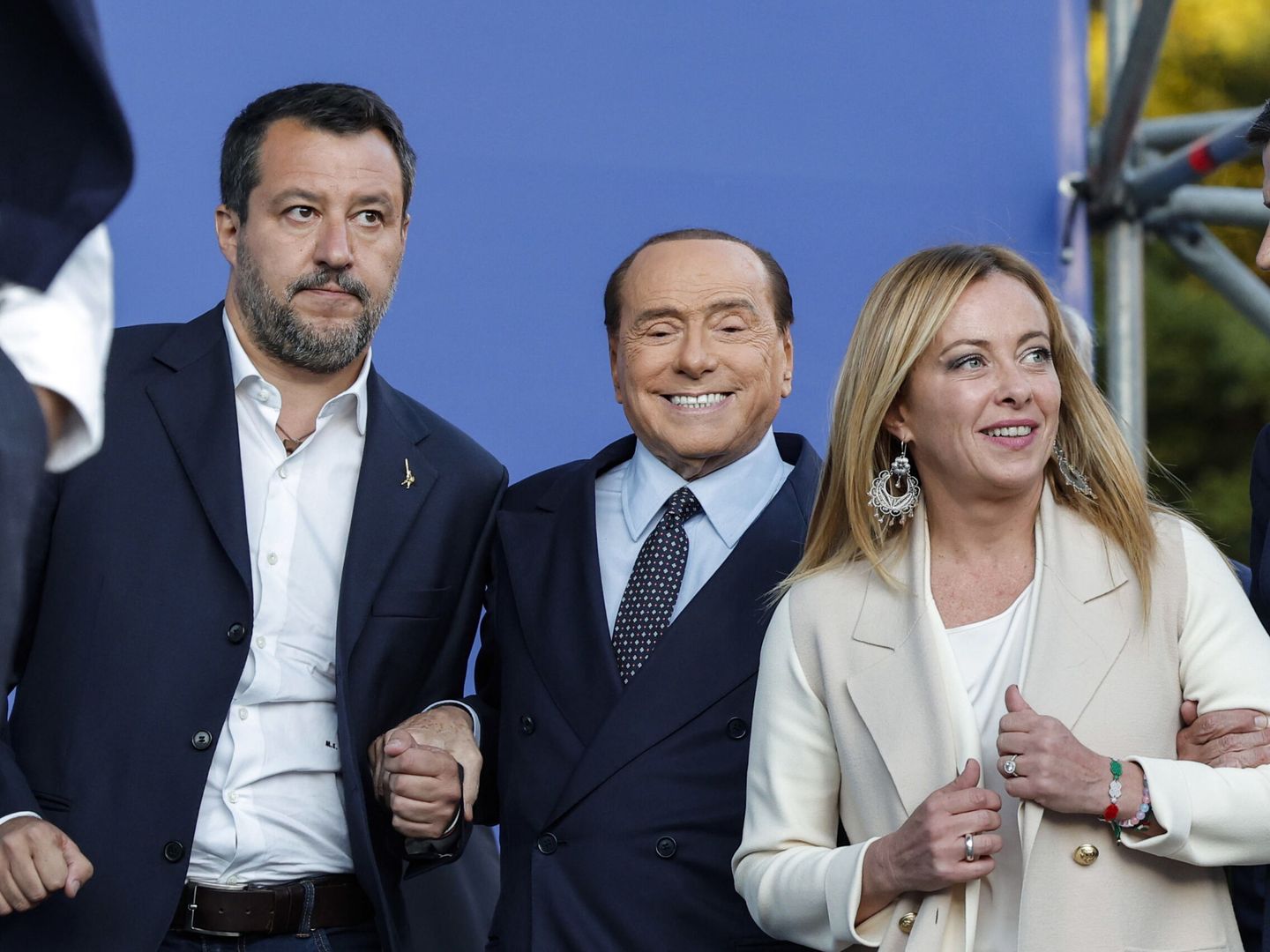 De izq. a dcha., Matteo Salvini, Silvio Berlusconi y Giorgia Meloni. (EFE/ Giuseppe Lami)