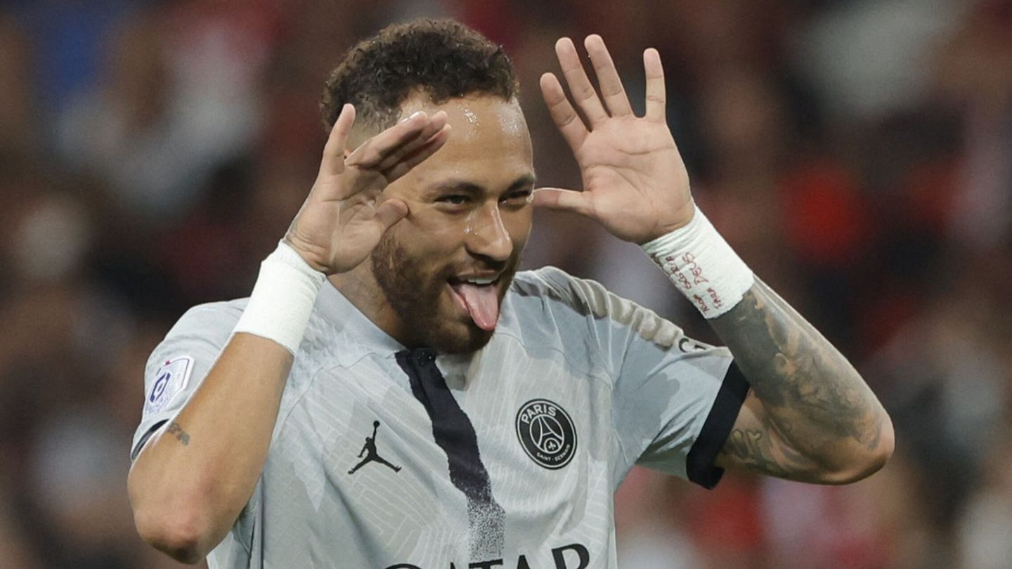 Neymar, celebrando uno de sus tantos frente al Lille. (Reuters/Pascal Rossignol)
