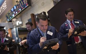 La oleada de datos devuelve a Wall Street a la racha de máximos