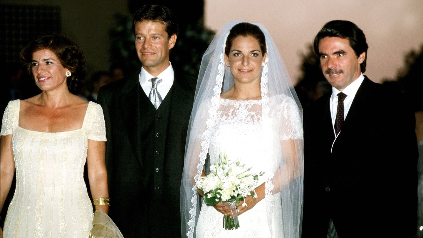 Arantxa Sánchez Vicario y Joan Vehils junto a Aznar y Ana Botella en su boda. (Gtres)