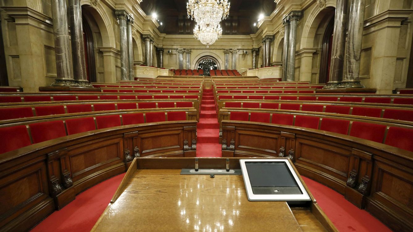 Foto: El Parlamento de Cataluña completamente vacío. (EFE/Andreu Dalmau)