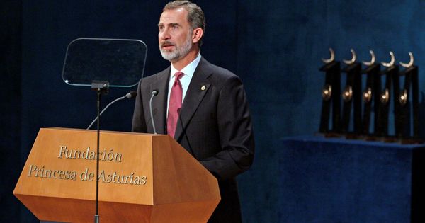 Foto: El rey Felipe en la entrega de los Premios Princesa de Asturias. (EFE)