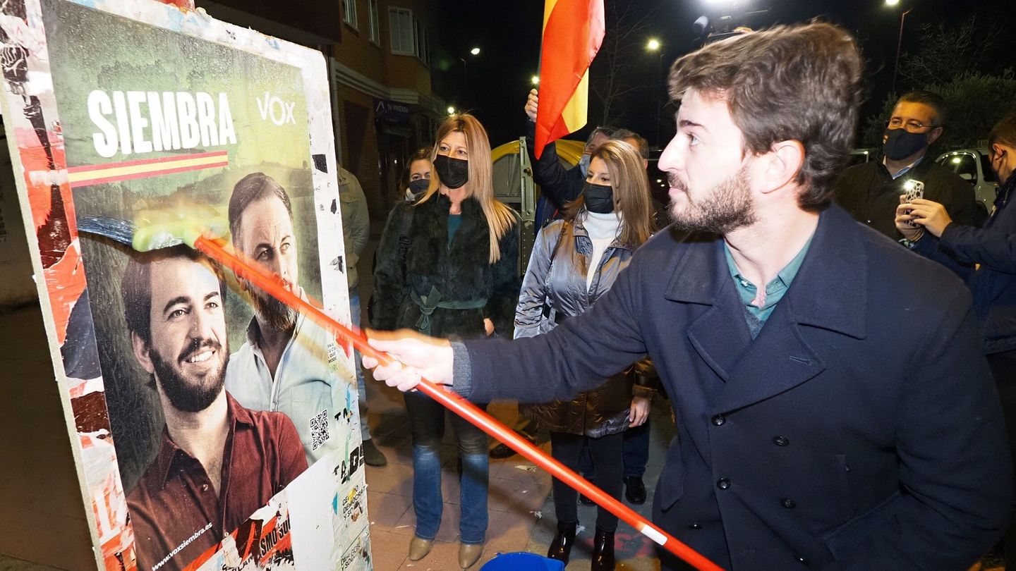 El candidato de Vox, Juan García Gallardo, en el acto de inicio de campaña del partido en Valladolid. (EFE/ R. García) 