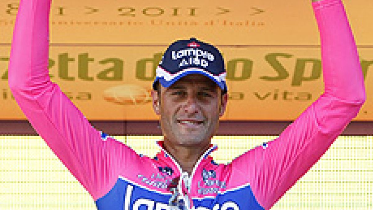 Petacchi gana el primer esprint, Cavendish nueva 'maglia' rosa