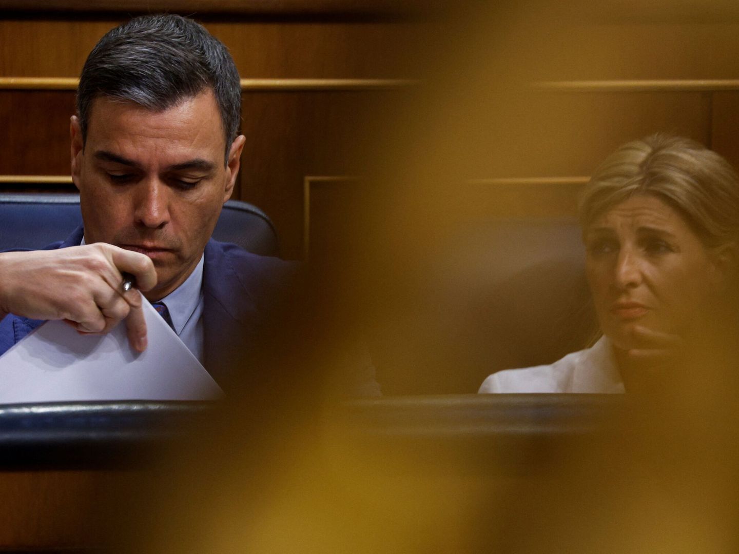 El presidente del Gobierno, Pedro Sánchez, junto con Yolanda Díaz. (Reuters)