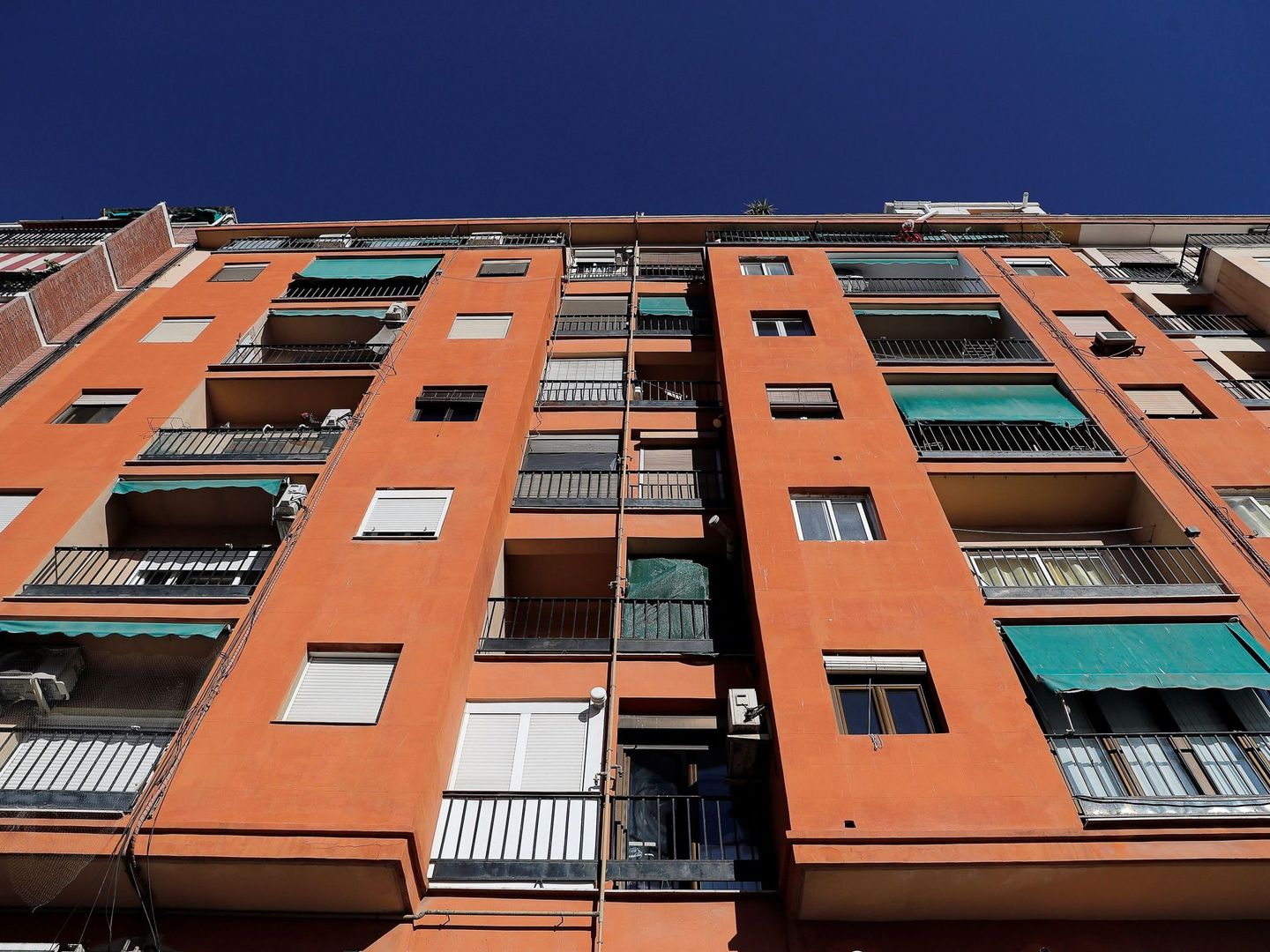 Un bloque de viviendas en Valencia. (EFE)