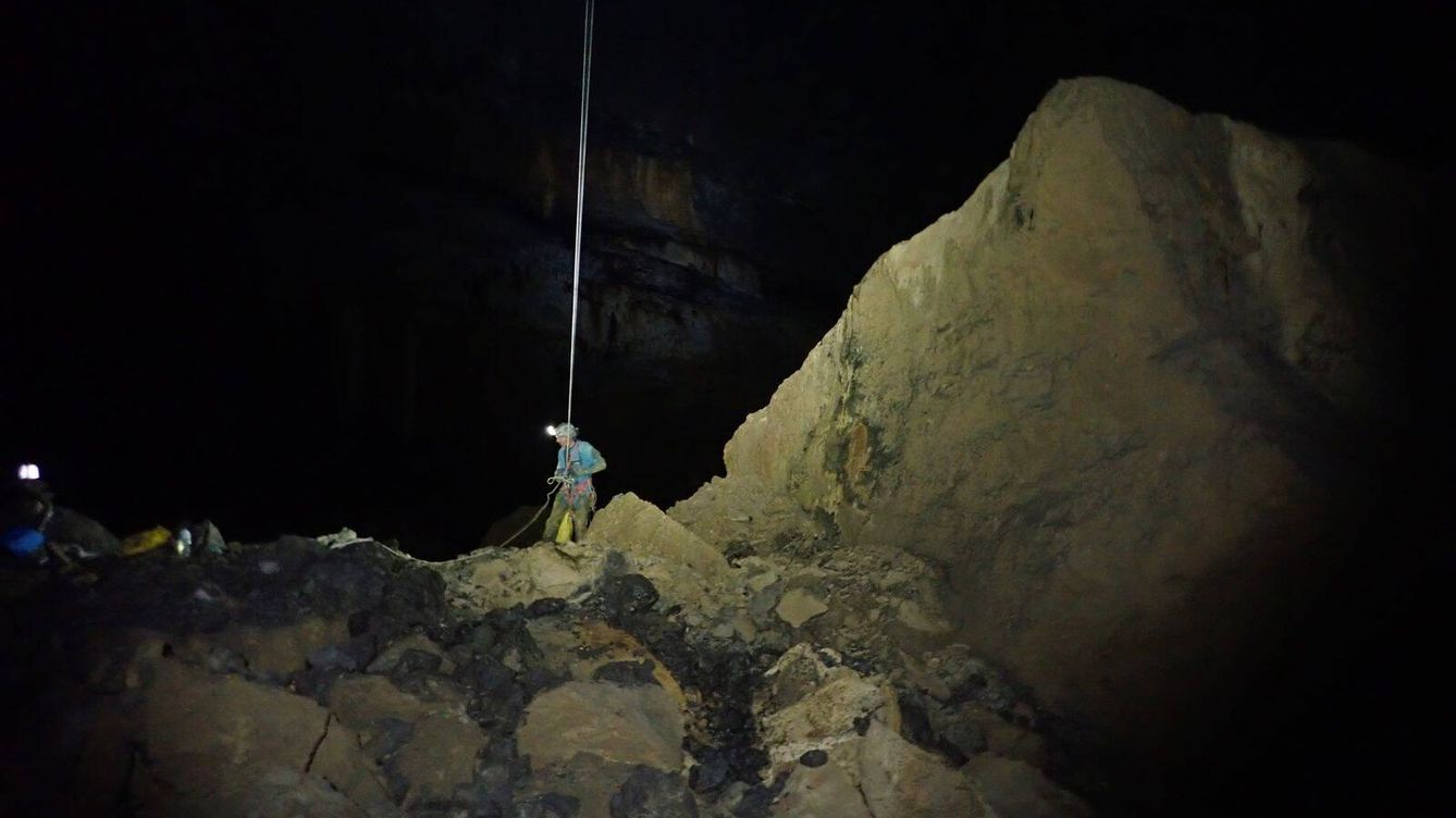 Hallan a 250 m de profundidad en Cantabria la 2ª mayor sala subterránea de la península