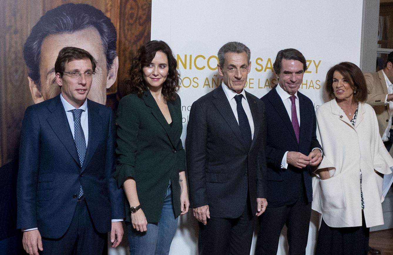 Almeida, Ayuso, Aznar y Botella, con Sarkozy en Madrid. (EP/Alberto Ortega)