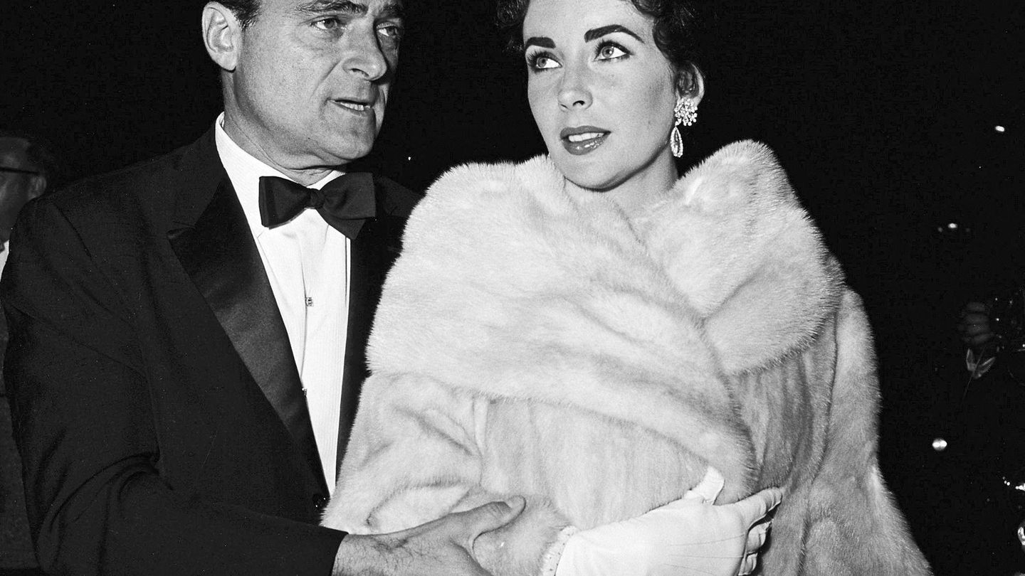 Elizabeth Taylor y el productor Mike Todd, en una imagen de 1950. (EFE)
