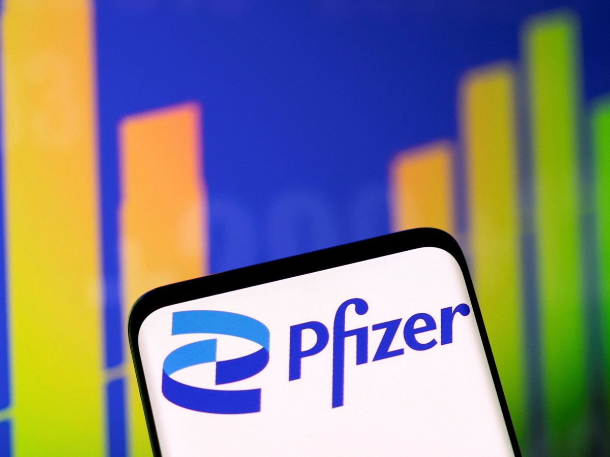 Foto: Logo de Pfizer. (Reuters/Dado Ruvic)