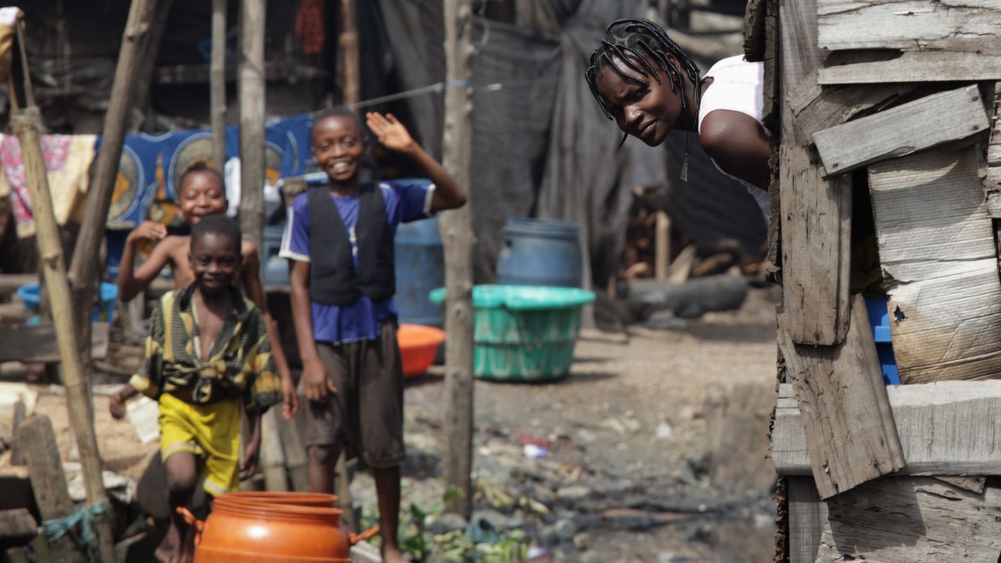 Habitantes de la comunidad pesquera de Makoko, en Lagos (Reuters).