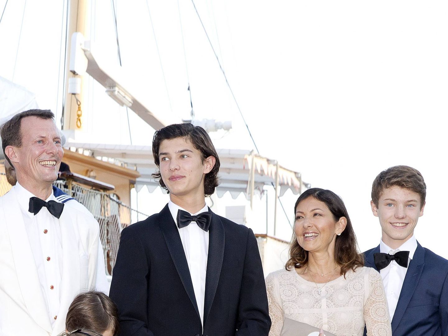 Joaquín y Alexandra de Dinamarca, con sus hijos en la celebración del 18 cumpleaños de Nicolás. (Cordon Press)