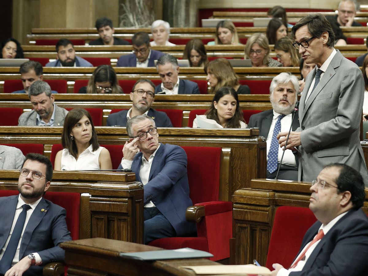 Foto: Sesión de control al Govern en el Parlament. (EFE/Andre Dalmau) 