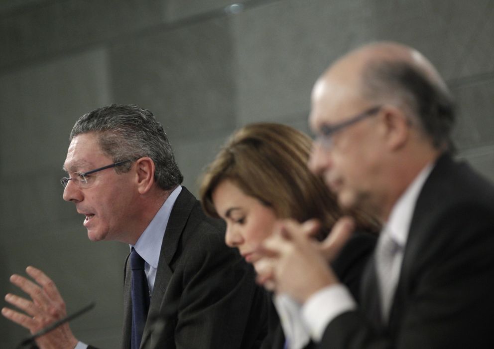 Foto: Alberto Ruiz-Gallardón explica la reforma tras el Consejo de Ministros. (Efe)