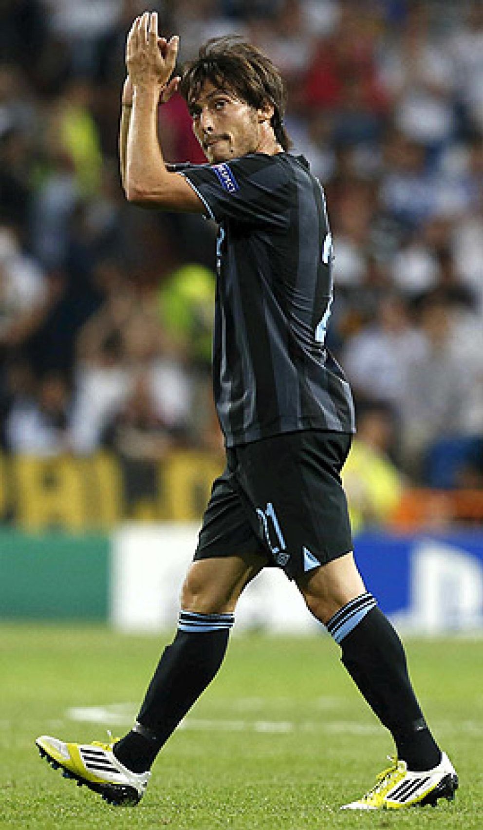 Foto: Florentino ya sabe qué tipo de jugadores quiere la afición del Bernabéu tras la ovación a Silva