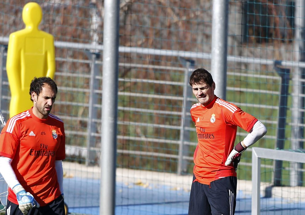 Foto: Diego López e Iker Casillas, en un entrenamiento (Efe). 