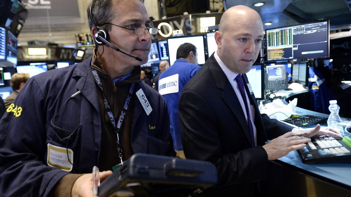 El petróleo vuelve a hacer sufrir Wall Street en la apertura de la temporada de cuentas