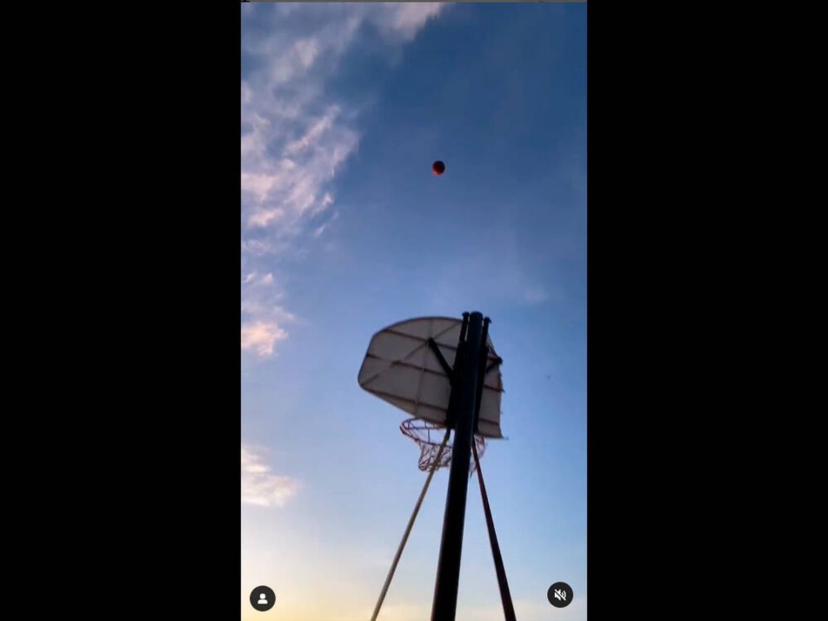 Foto: Así entró el balón lanzado desde la avioneta (Instagram/corben.monzon)