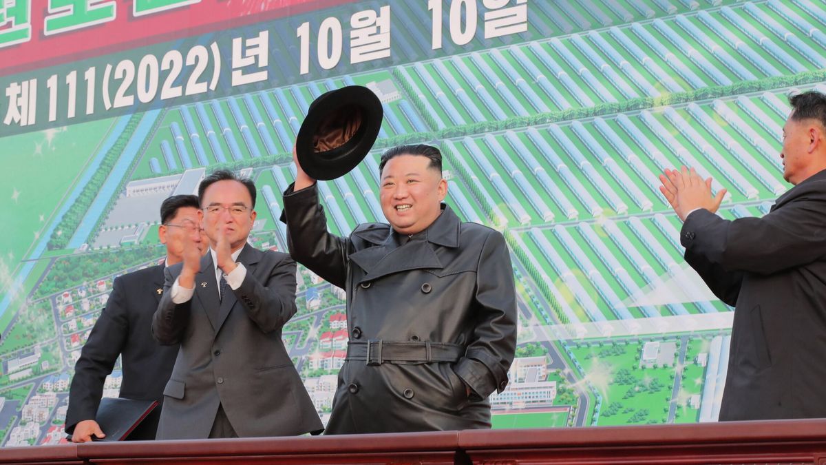 Corea del Norte lanza dos nuevos misiles y Kim Jong-un elogia a sus "fuerzas de combate nuclear"