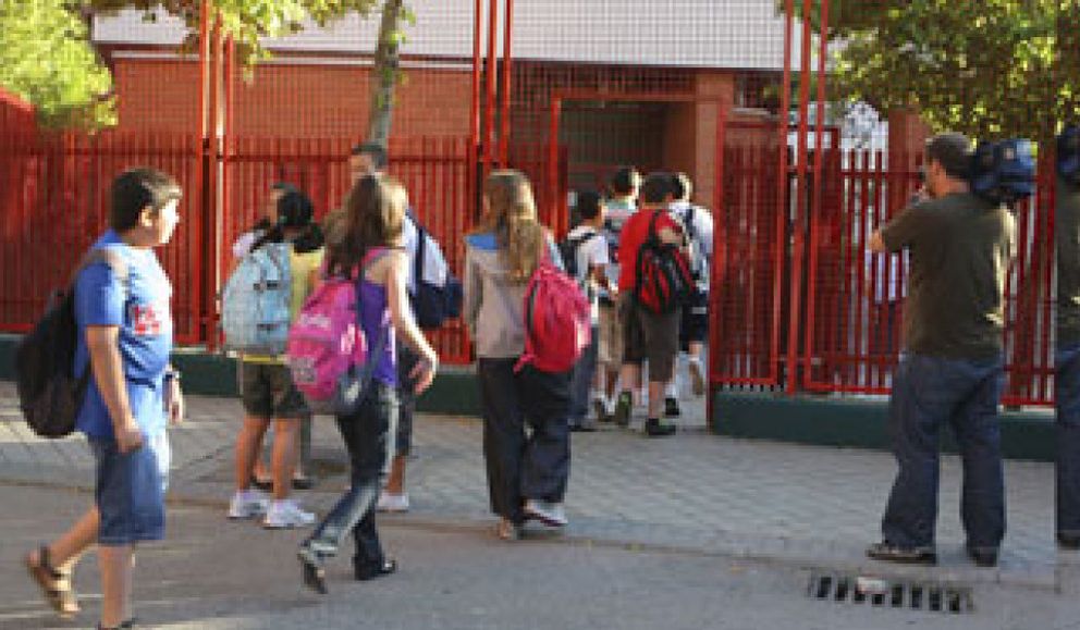 Foto: Sólo 70 de los 400 alumnos del instituto Isaac Albéniz de Leganés acuden a clase tras la reapertura del centro