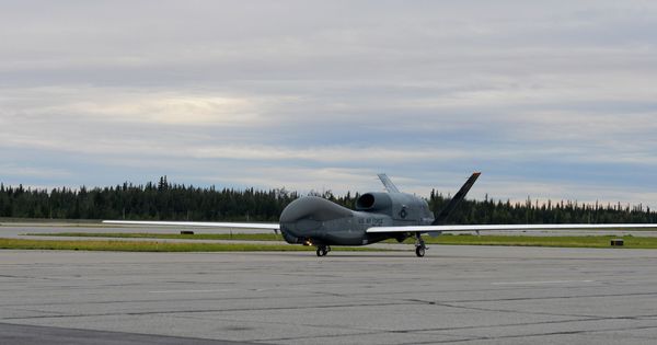 Foto: Imagen facilitada por el Servicio de Distribución de Información Visual de Defensa de EEUU (DIVIDS) que muestra un RQ-4 Global Hawk.