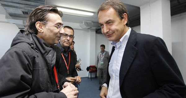 Foto: El periodista y escritor Gonzalo López Alba, junto al expresidente José Luis Rodríguez Zapatero. (Inma Mesa | PSOE)