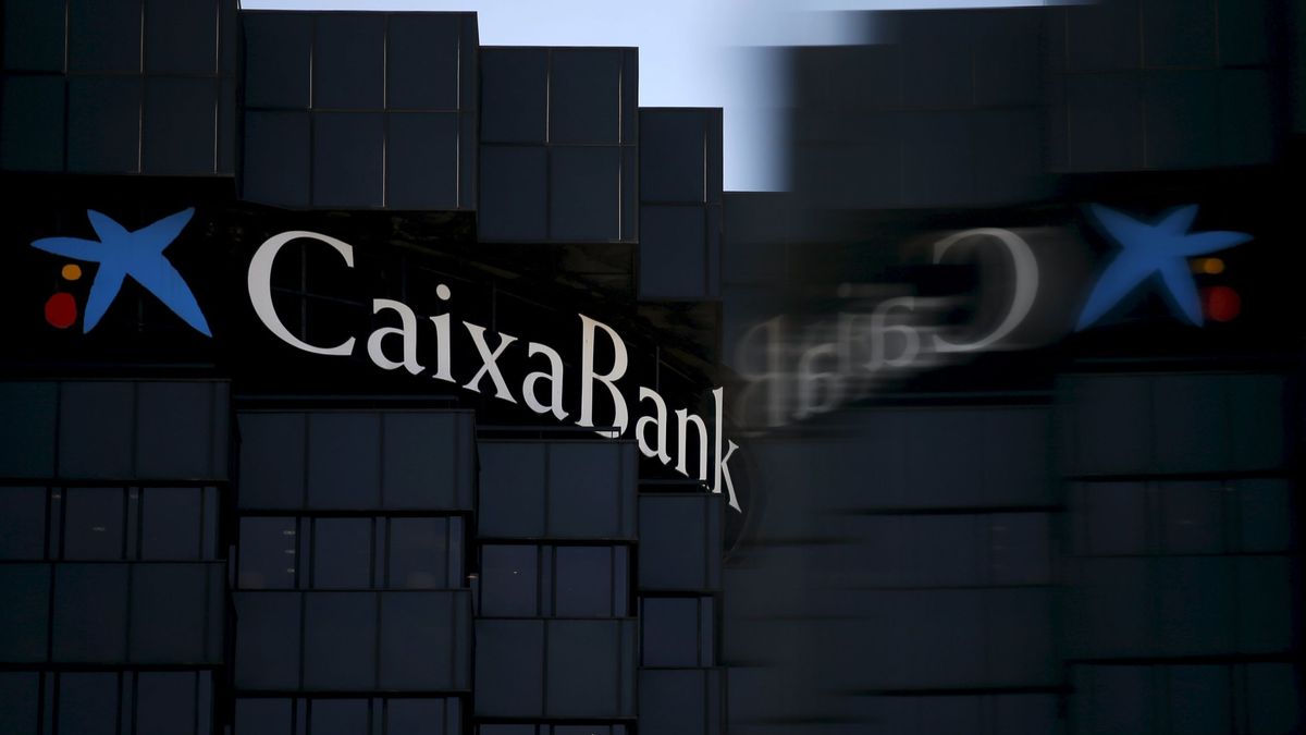 CaixaBank revisa su plan estratégico y ajustará un 25% su previsión de beneficio 