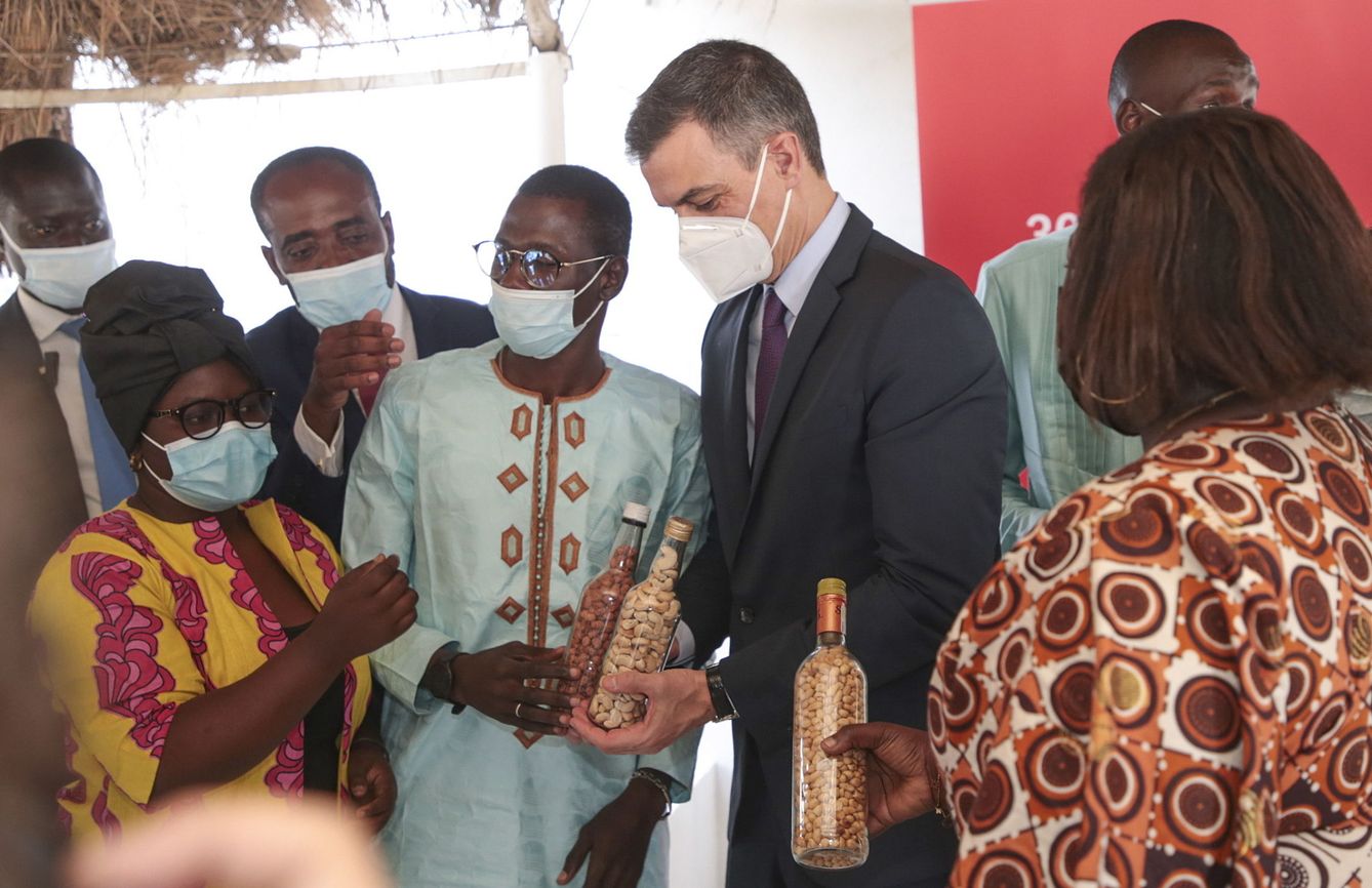 El presidente del Gobierno, Pedro Sánchez, en su visita a Senegal. (EFE)