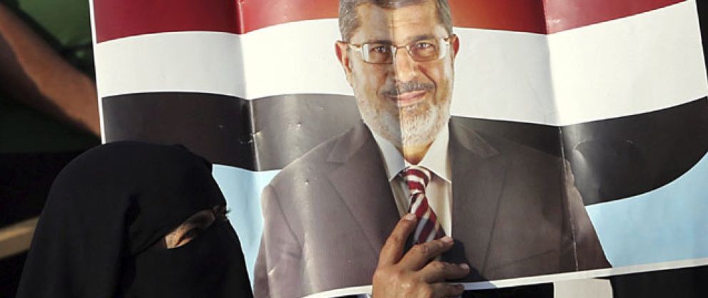 Foto: Hermanos Musulmanes afirma que Mursi ha sido trasladado al Ministerio de Defensa