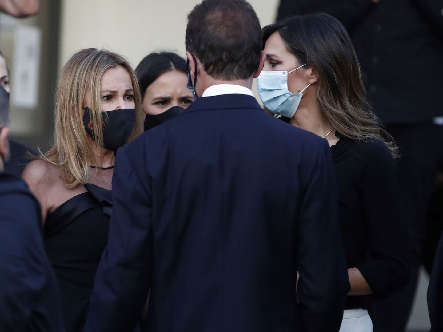 Ana Obregón y Alessandro Lequio, tras el funeral de su hijo. (EFE)