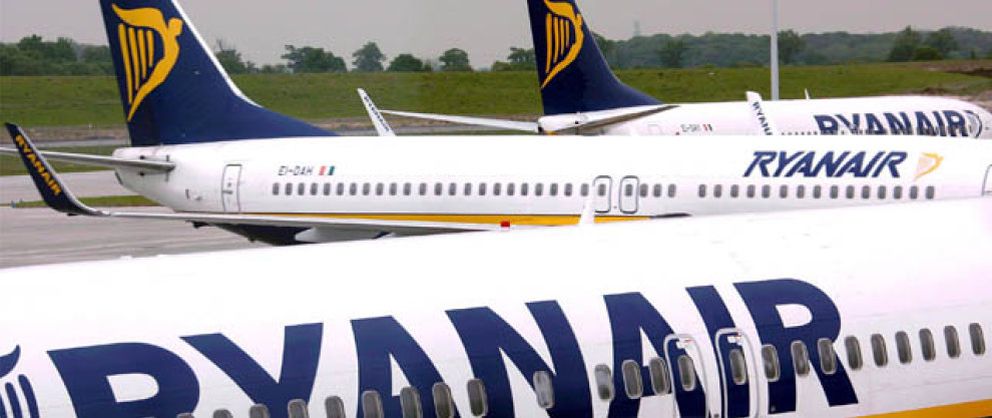 Foto: Ryanair 'ataca' de nuevo: embarque a pie para reducir más los costes