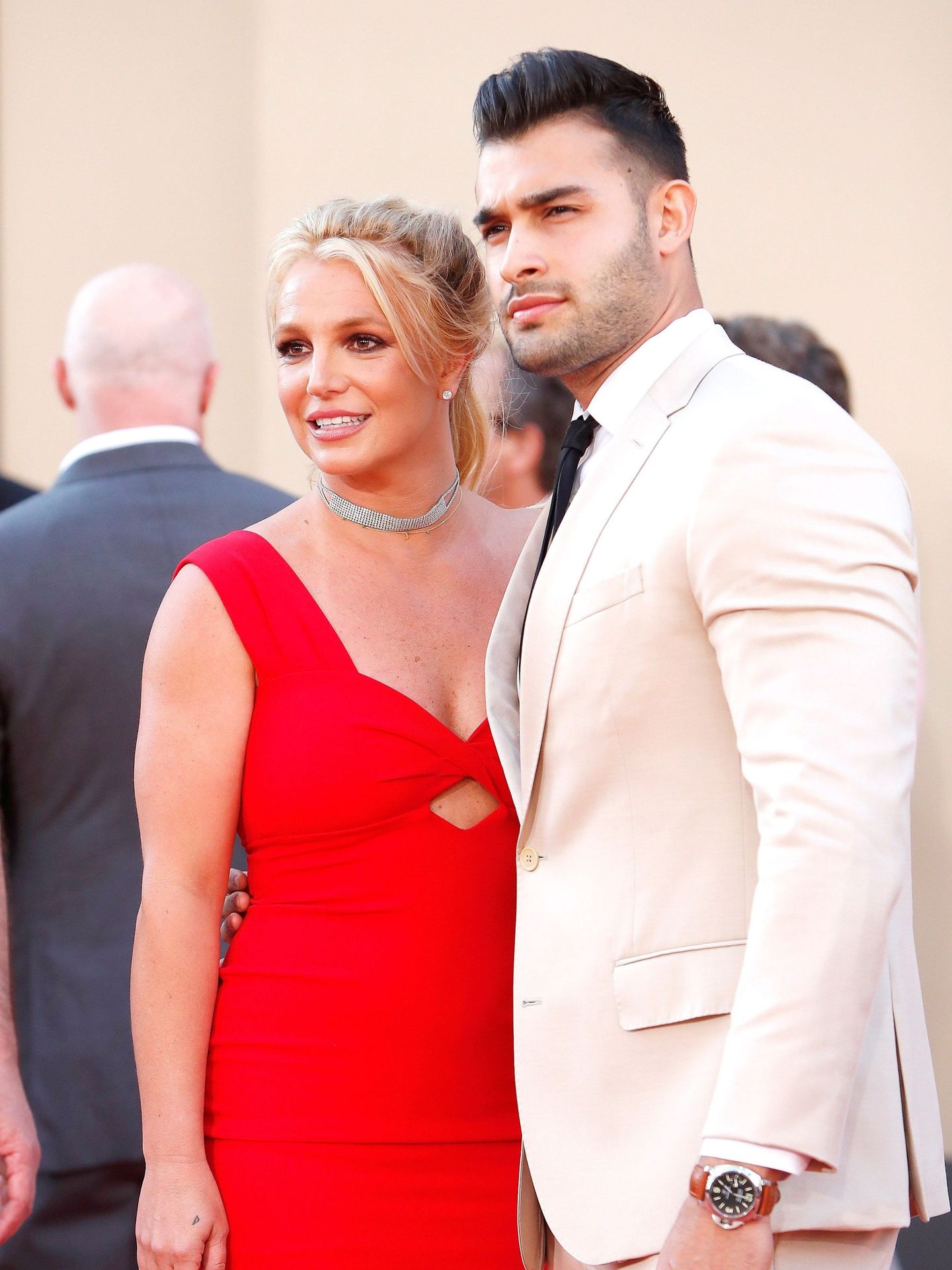 Britney Spears y Sam Asghari, posando juntos (EFE)