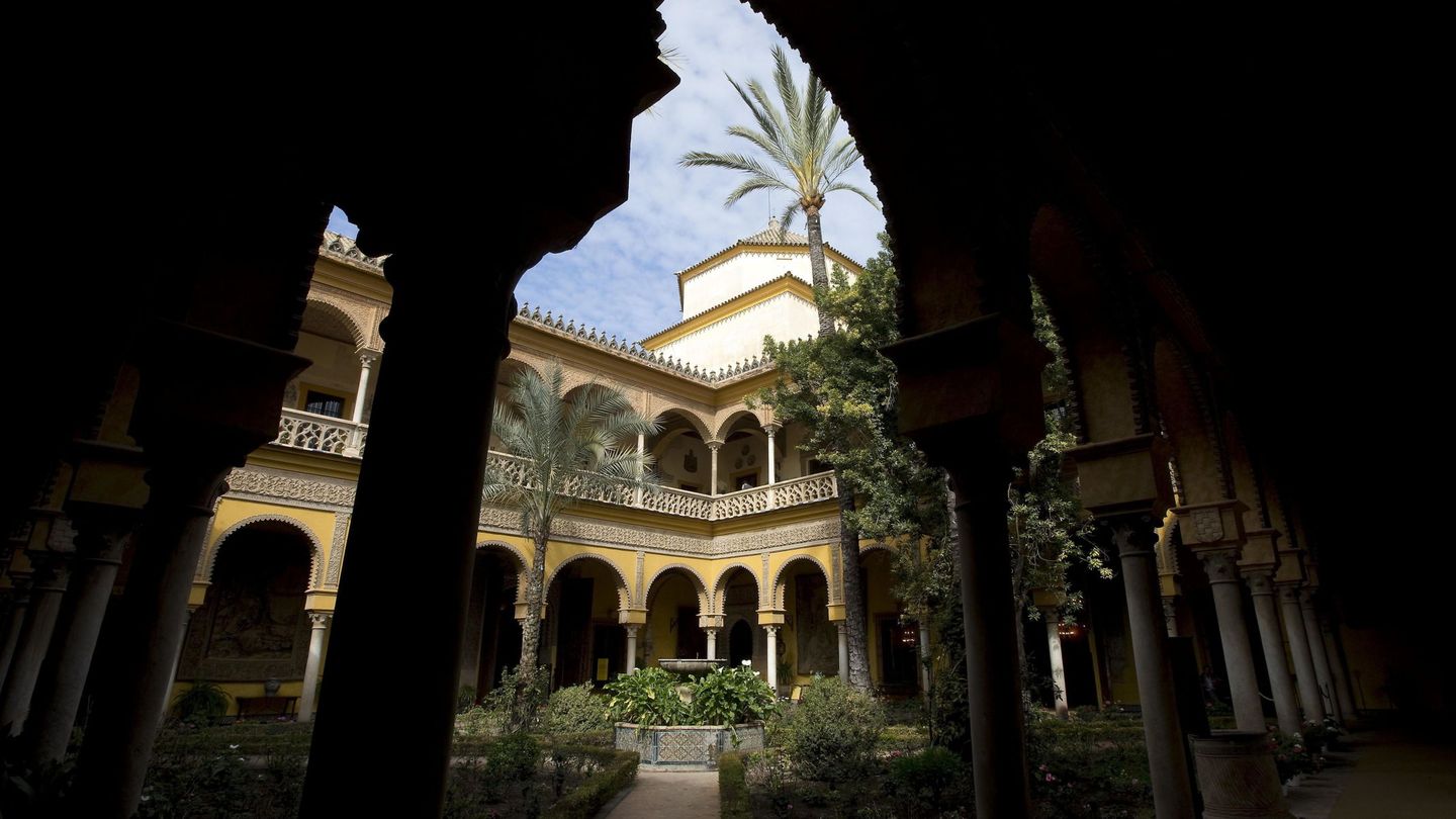 Patio principal del Palacio de las Dueñas, la emblemática residencia de los Alba que en noviembre de 2014 vio morir a Cayetana. (EFE/José Manuel Vidal).