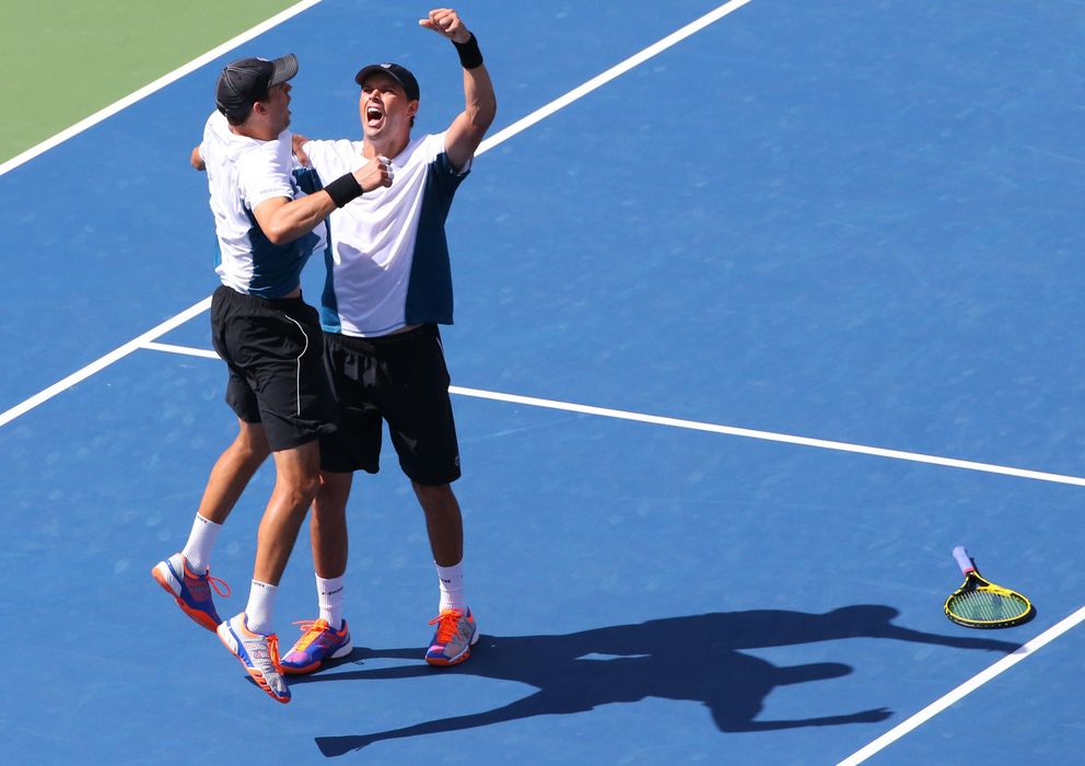 Foto: Los hermanos Bryan celebran su título número 100 en su prolífica carrera ATP. 